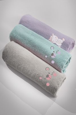 Βρεφική Κουβέρτα Baby Bear Veraman 100X140 cm Guy Laroche. Εξαιρετικά απαλή κουβέρτα για το μωρό σας κατασκευασμένη από υλικό μικροΐνας. Χρώμα: βεραμάν.