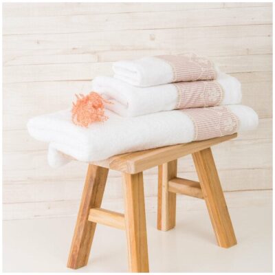 Σετ πετσέτες Pretty Borea. Διαστάσεις: πετσέτα 50x90cm, 30x50cm. Υλικό: 100% βαμβάκι. Χρώμα: λευκό.
