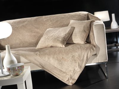 Τα ριχτάρια καναπέ του γαλλικού οίκου Guy Laroche Paris